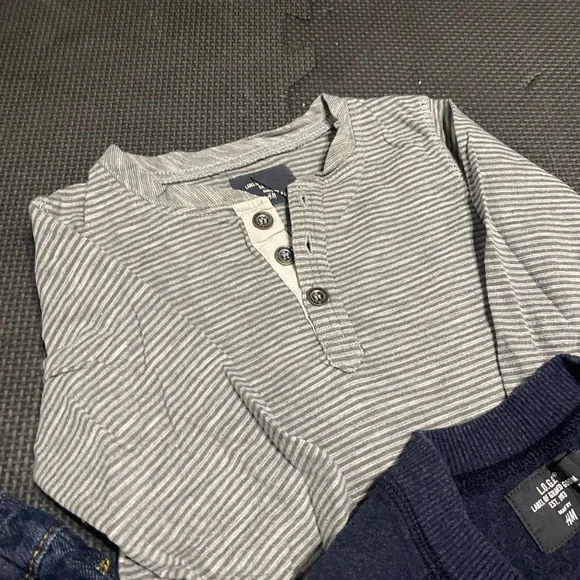 H&M Boys. Jeans with Suspenders. Cardigan and Striped Shirt. Size 12-18 months - Picture 3 of 9